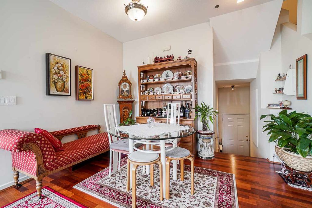listing image 1101043474861114076