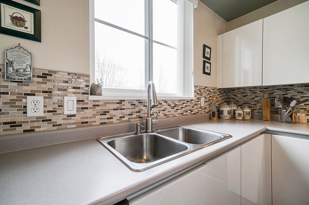 listing image 1105983729704997558