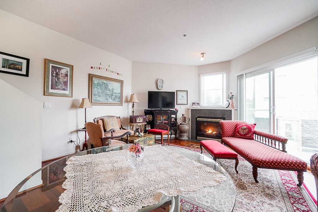 listing image 1102338930284892396