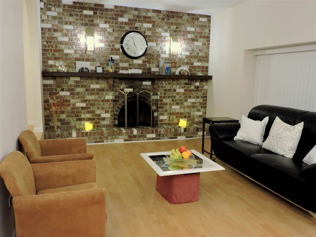 listing image 1100844815846146206