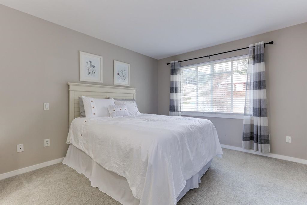 listing image 1108936433682790844
