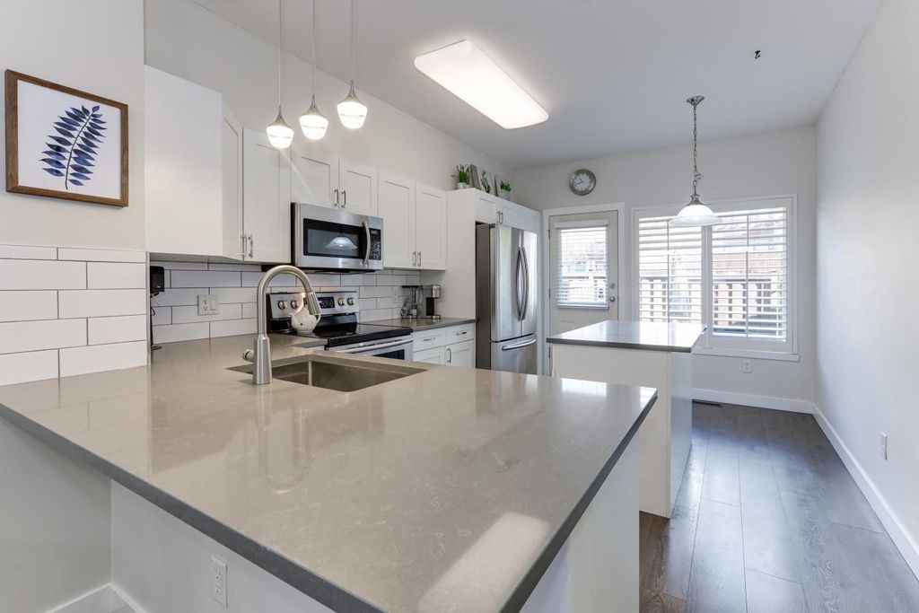 listing image 1103649413926119422
