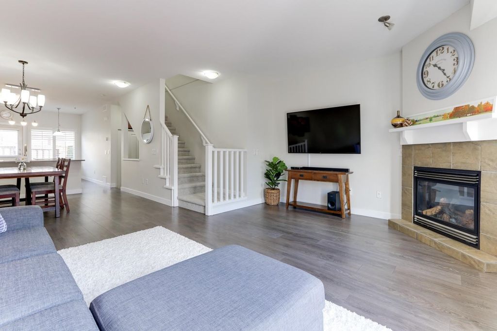 listing image 1103992085546162066