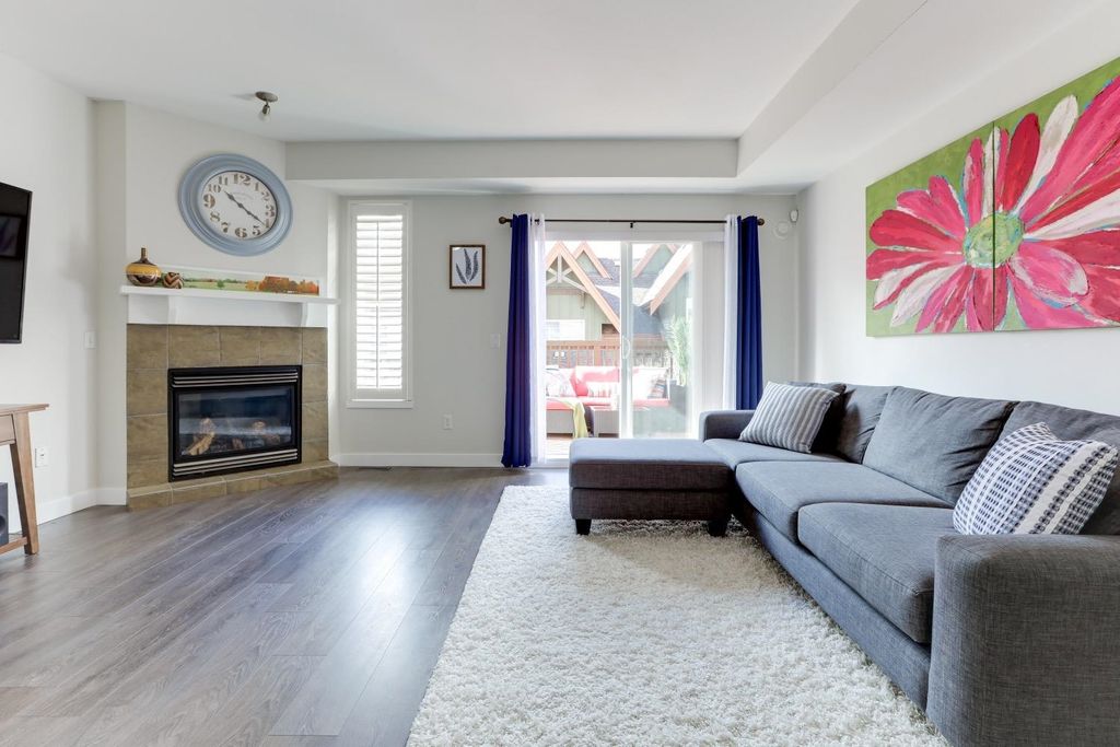 listing image 1104066219820091583