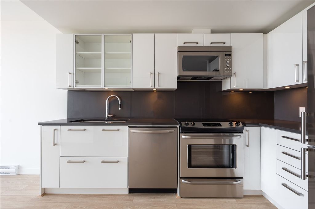 listing image 1103564696435249727