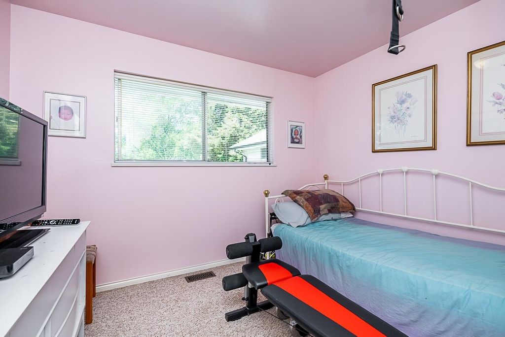 listing image 1107075562726645376