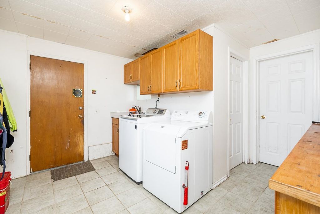 listing image 1103074399003914106