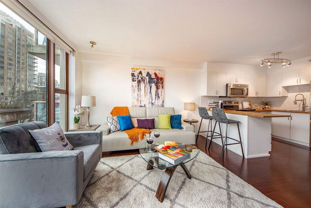 listing image 1102794680417880961