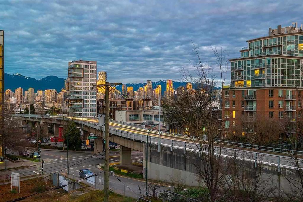 listing image 1101899819384803357