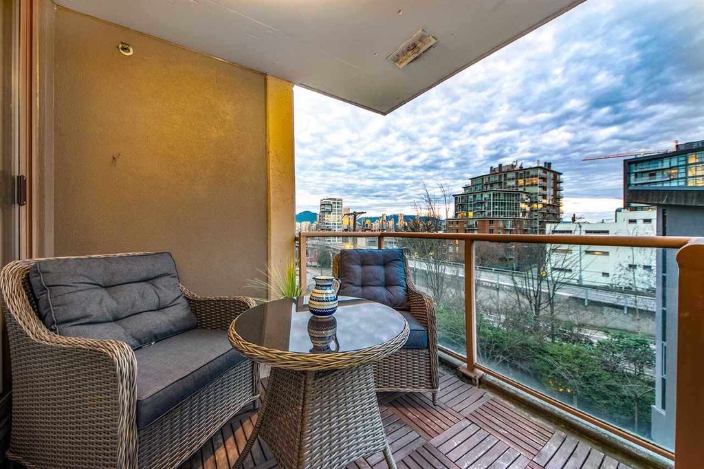 listing image 1100555499854008670