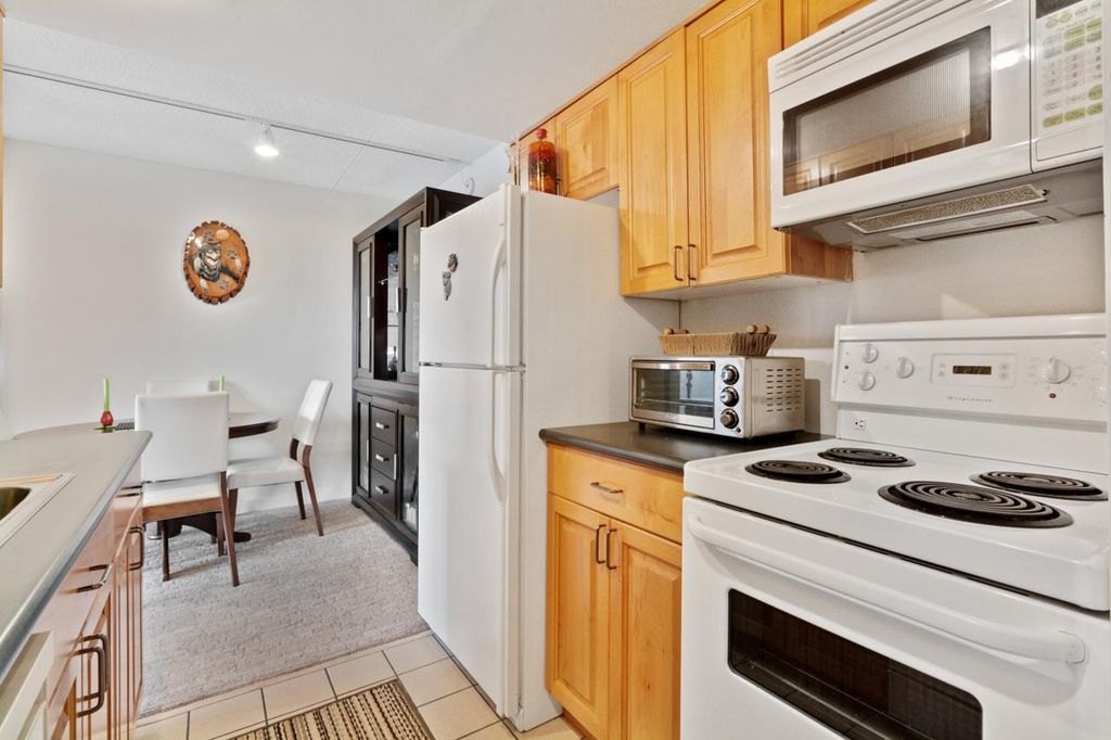 listing image 1108840359851679088