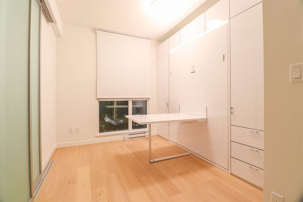 listing image 1106165015767986227