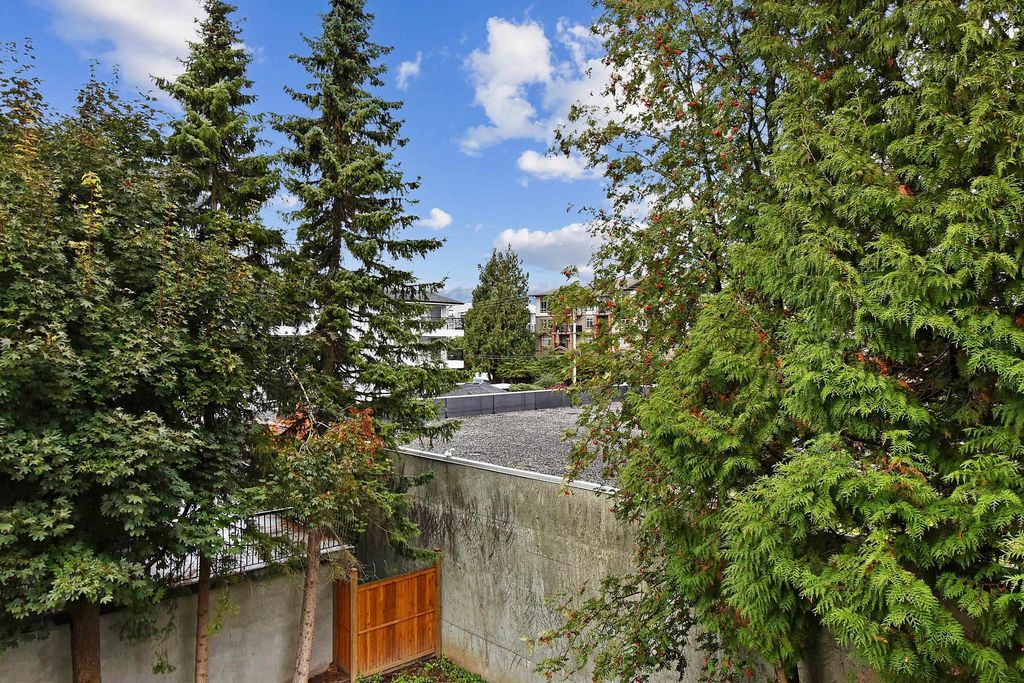 listing image 1105708852929708276