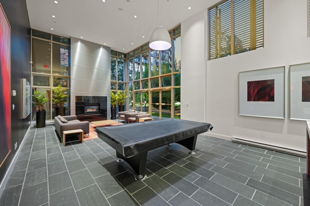 listing image 1104433159853814102