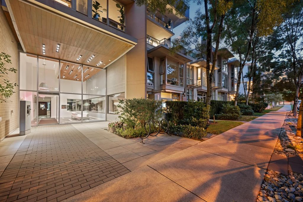 listing image 1101682732721175950