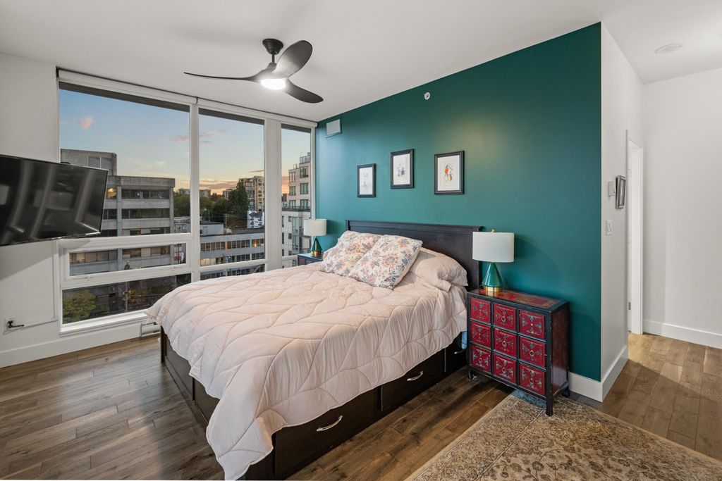 listing image 1102753628256442520
