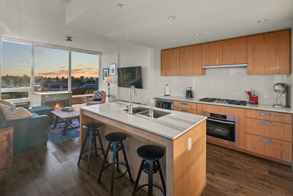 listing image 1103812262273862626