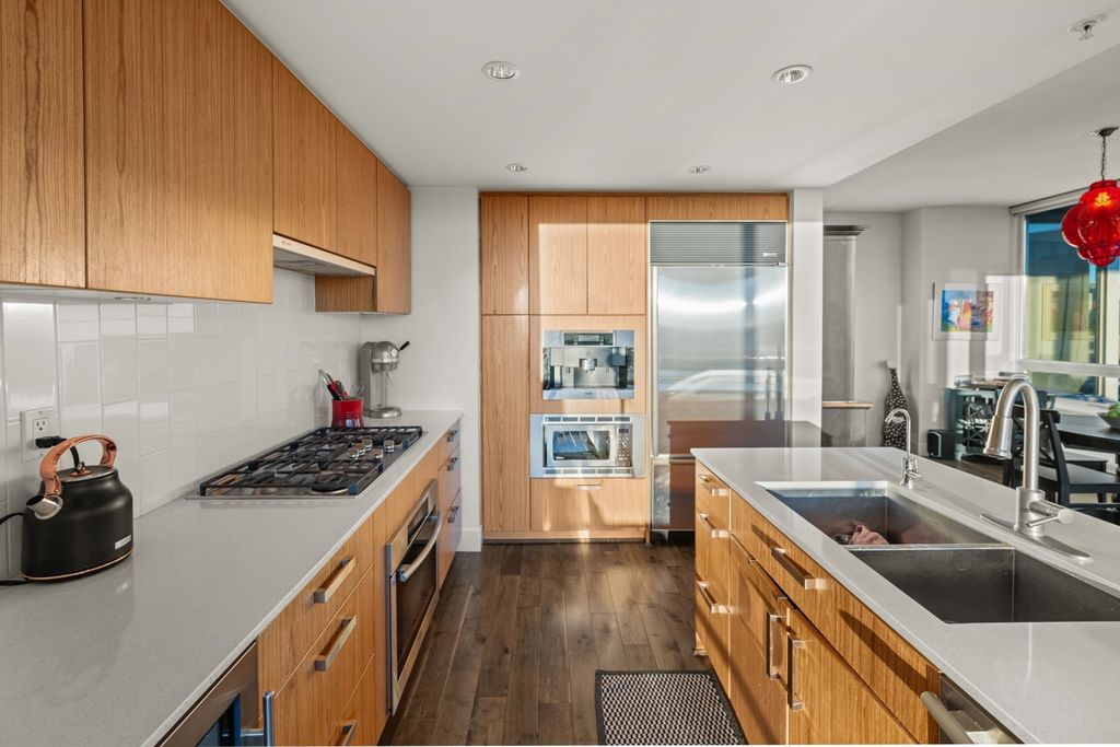 listing image 1109229789973667524