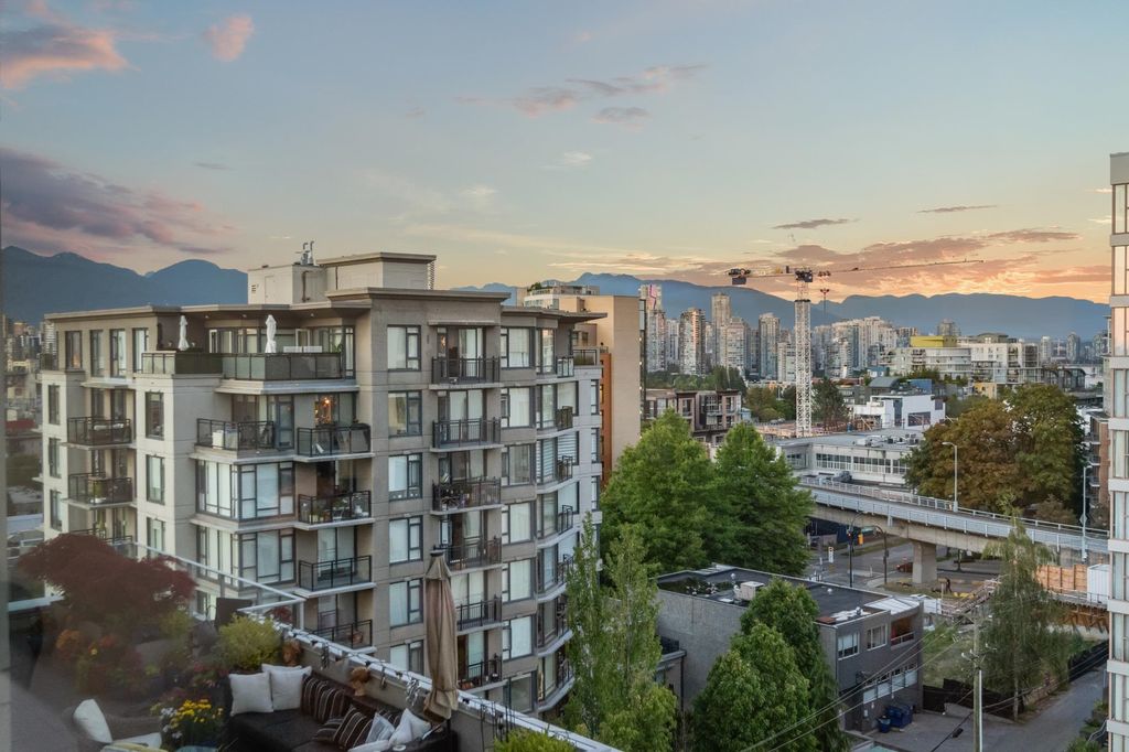 listing image 1107015803422894704
