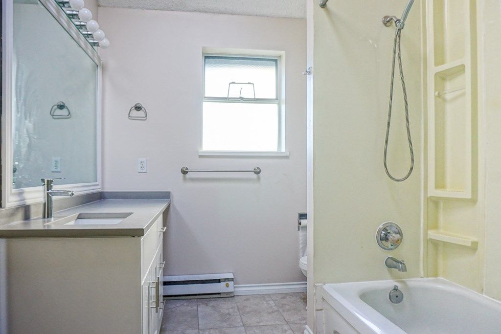 listing image 1105429324807447149