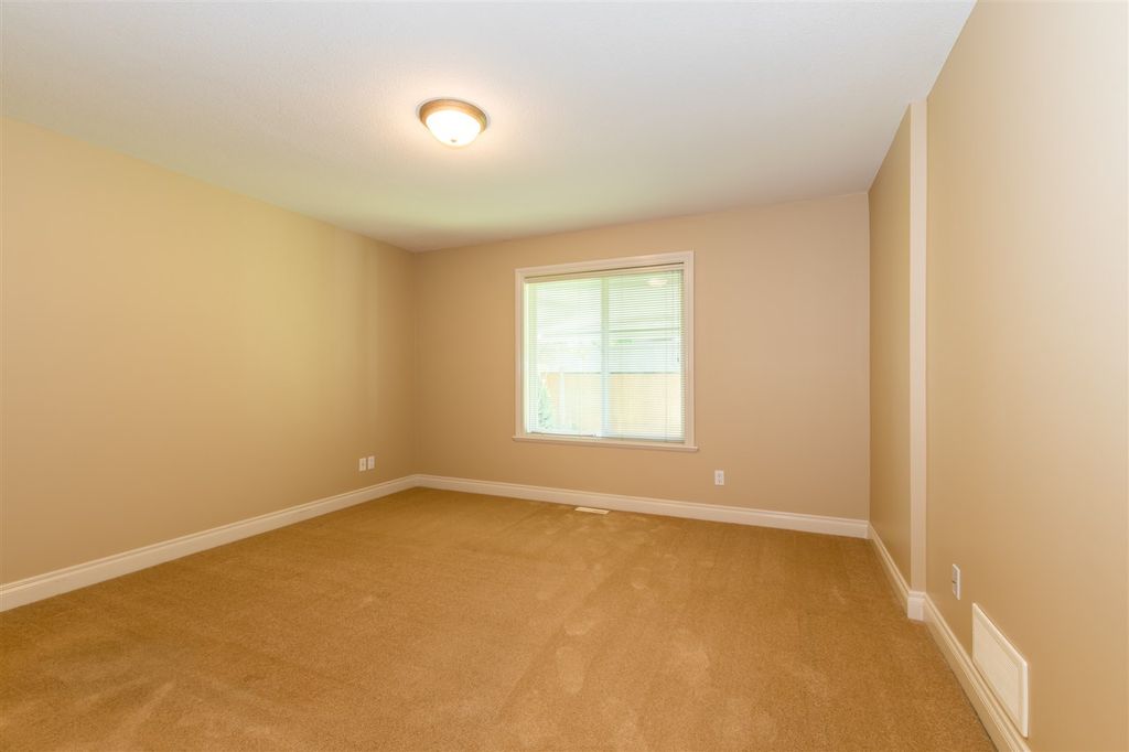 listing image 1100838778230234389