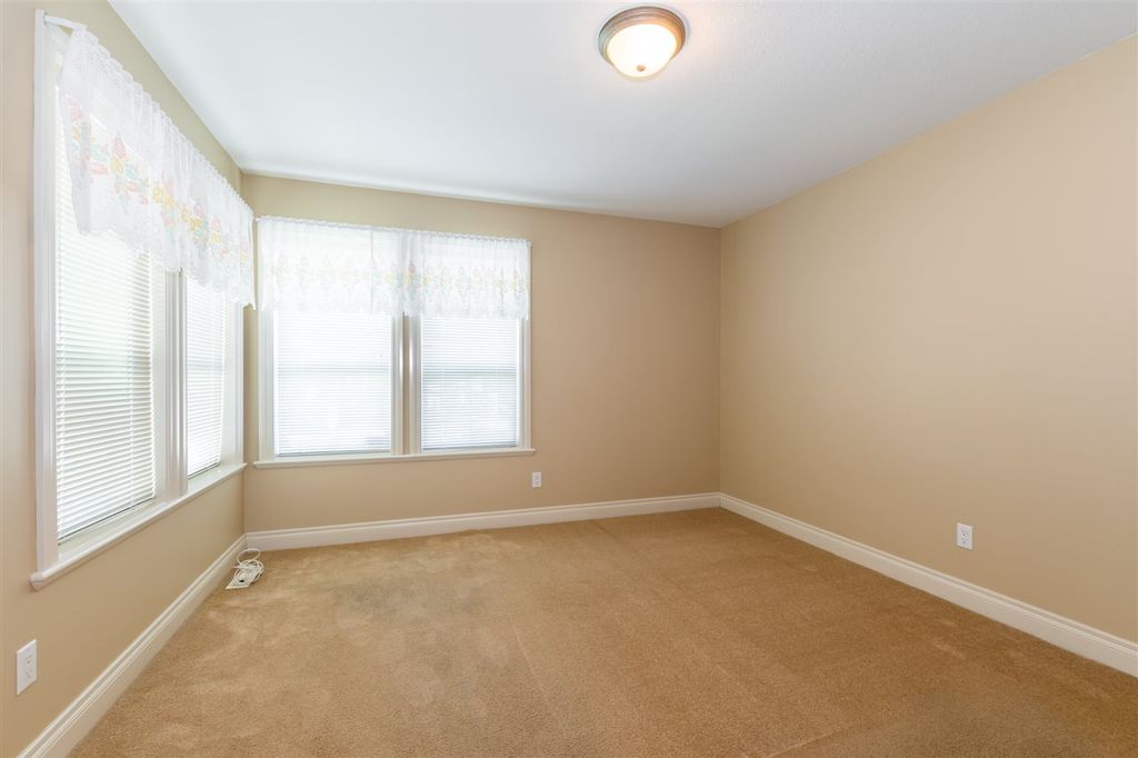 listing image 1103667246356685480