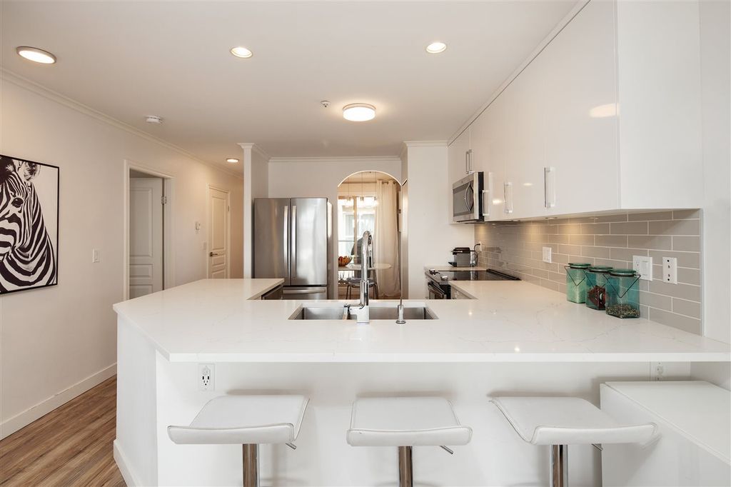 listing image 1106175951509357316