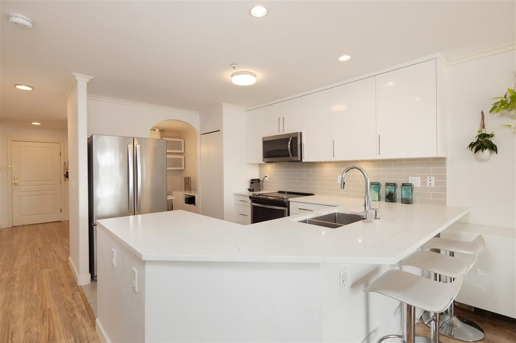 listing image 1100402287013123868