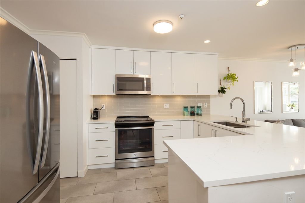 listing image 1100740220406661000