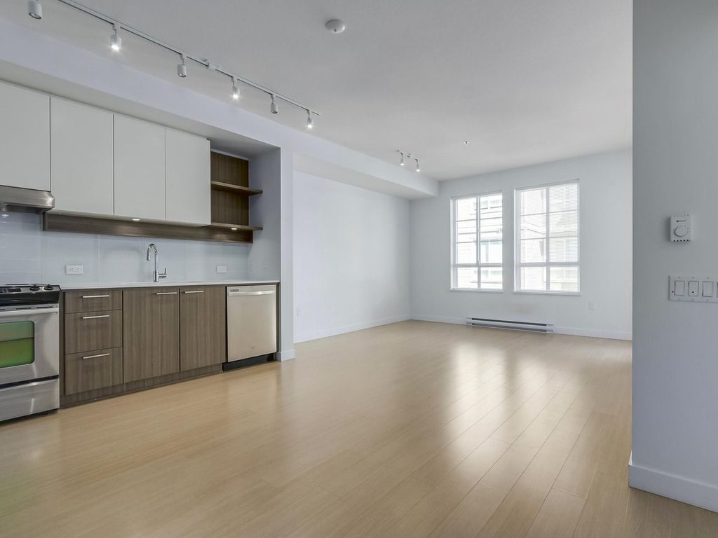 listing image 1109418341386272874
