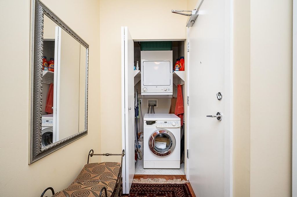 listing image 1107092194898482597