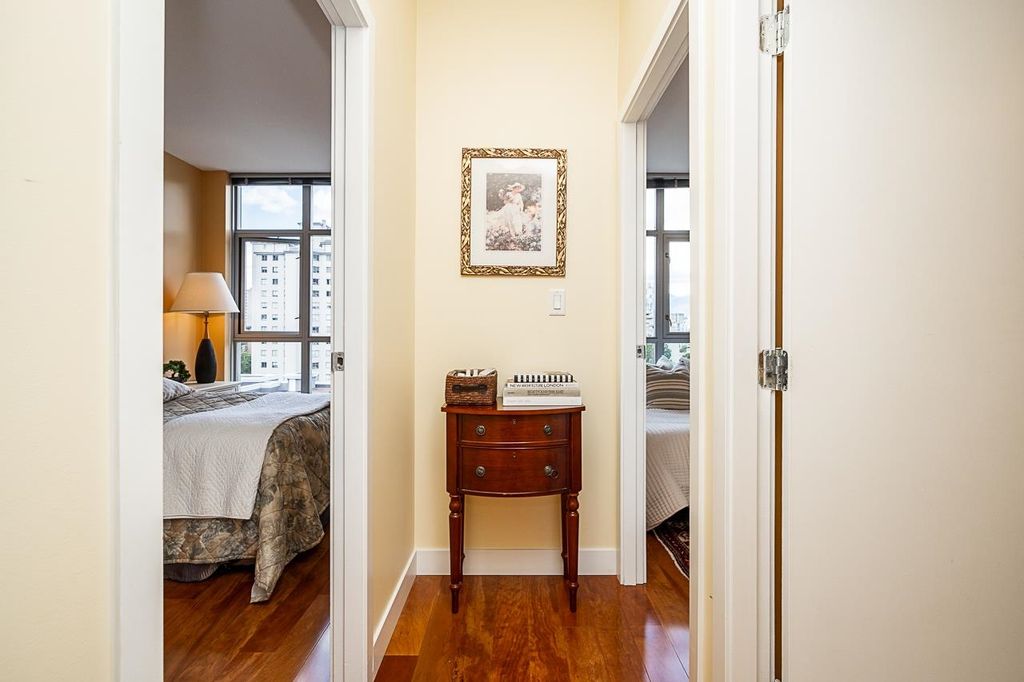 listing image 1102727763937555476