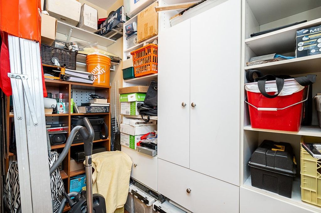 listing image 1109166389387352776