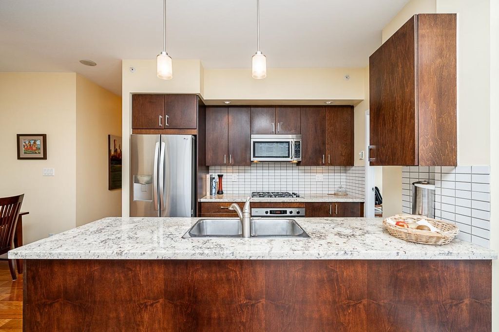 listing image 1103296141602938154
