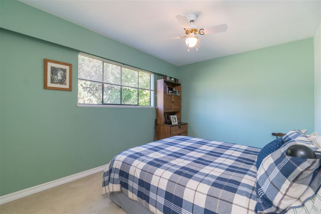 listing image 1104057562454856833