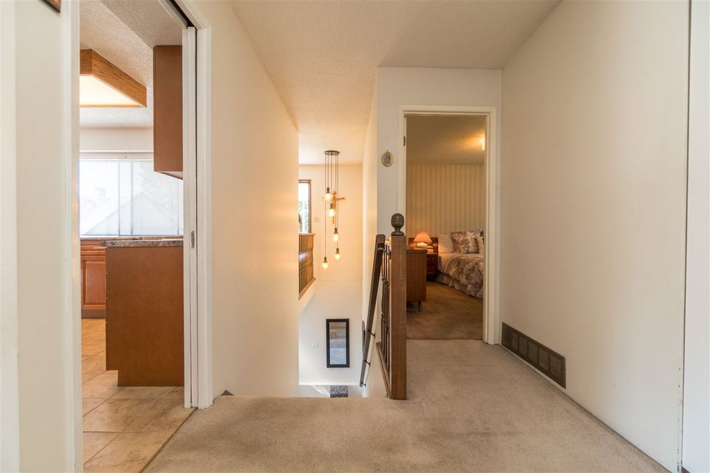 listing image 1101694701992542856