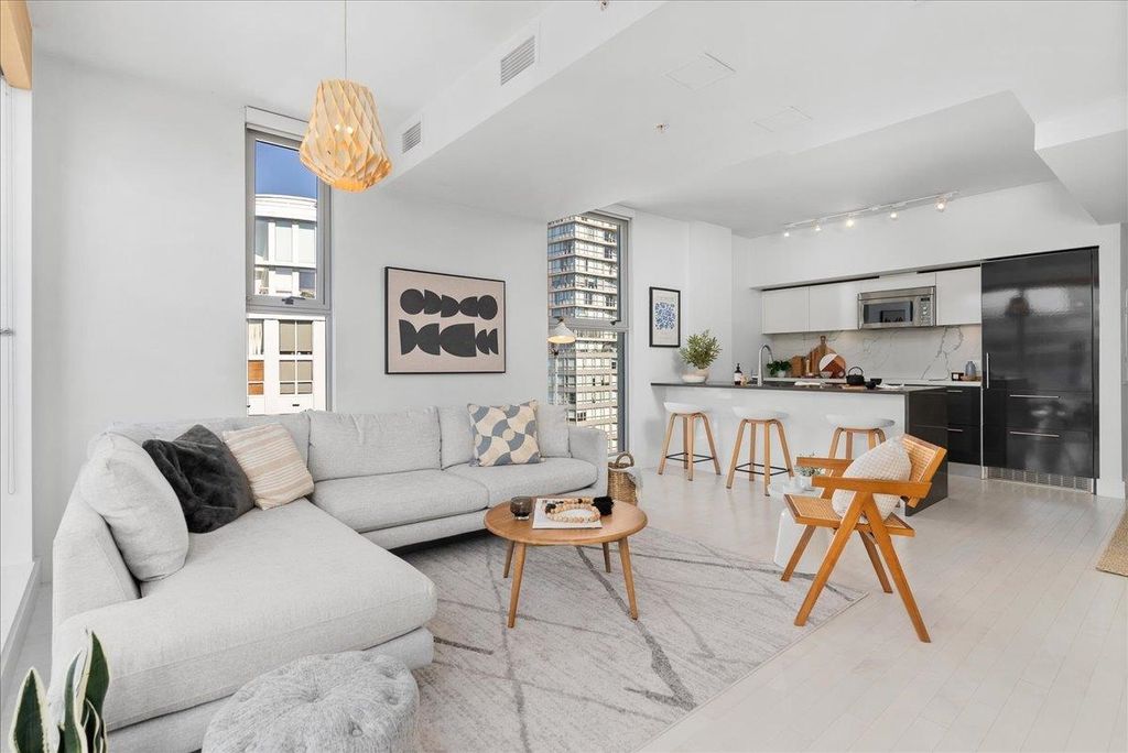 listing image 1100793848741912414
