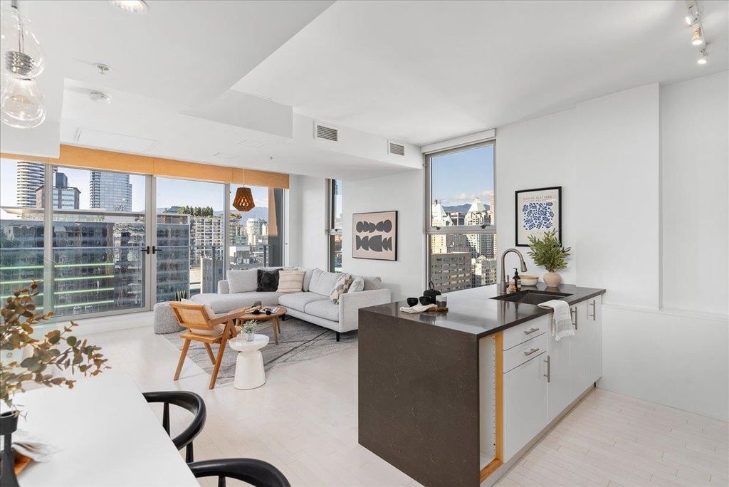 listing image 1103570034053944107