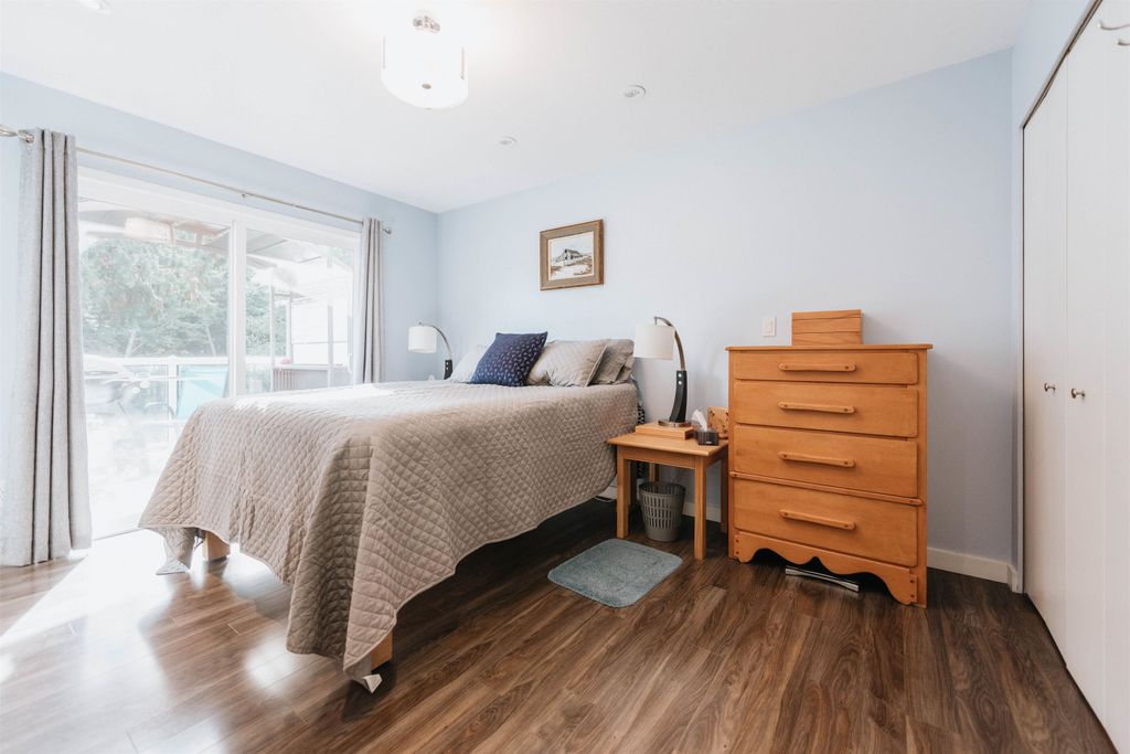listing image 1104918882136470688