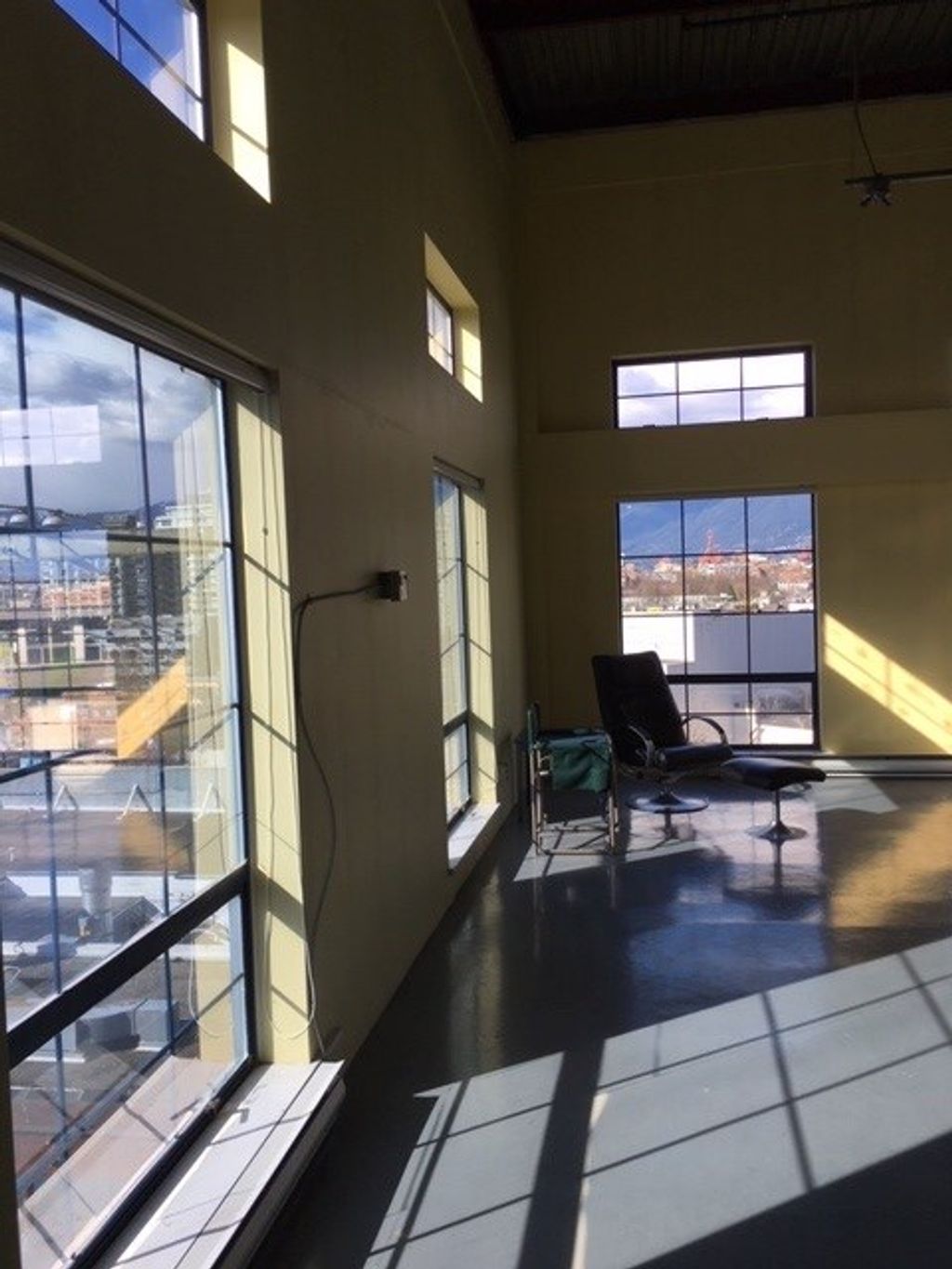 listing image 1101841330849759581