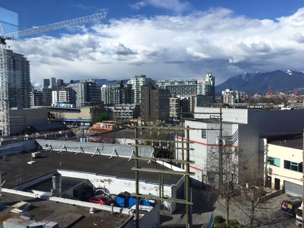 listing image 1109918213875304100