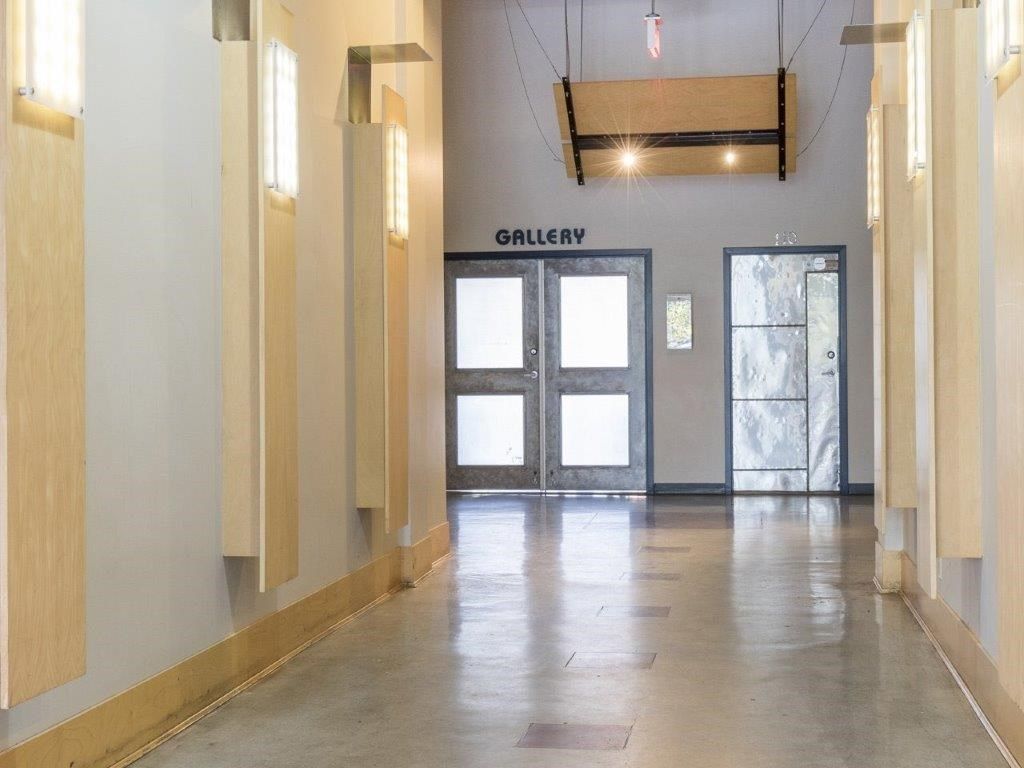 listing image 1106347853329862908