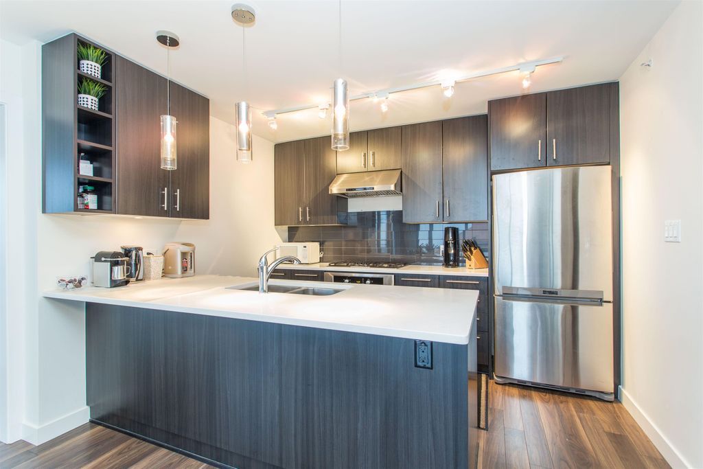 listing image 1102108239195657414