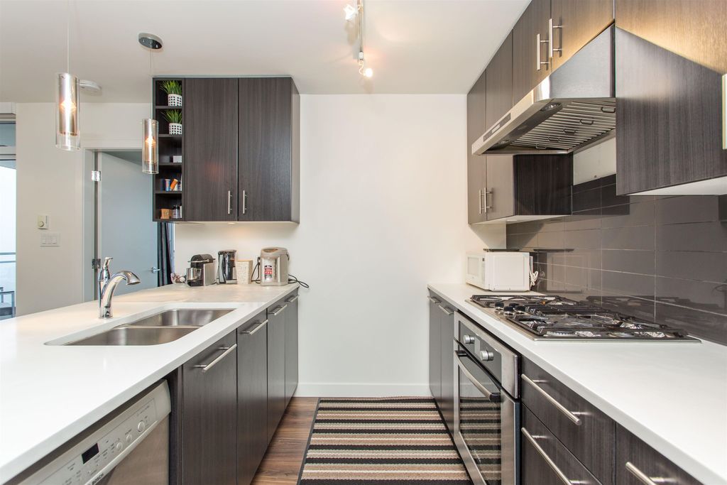 listing image 1106724423050680094