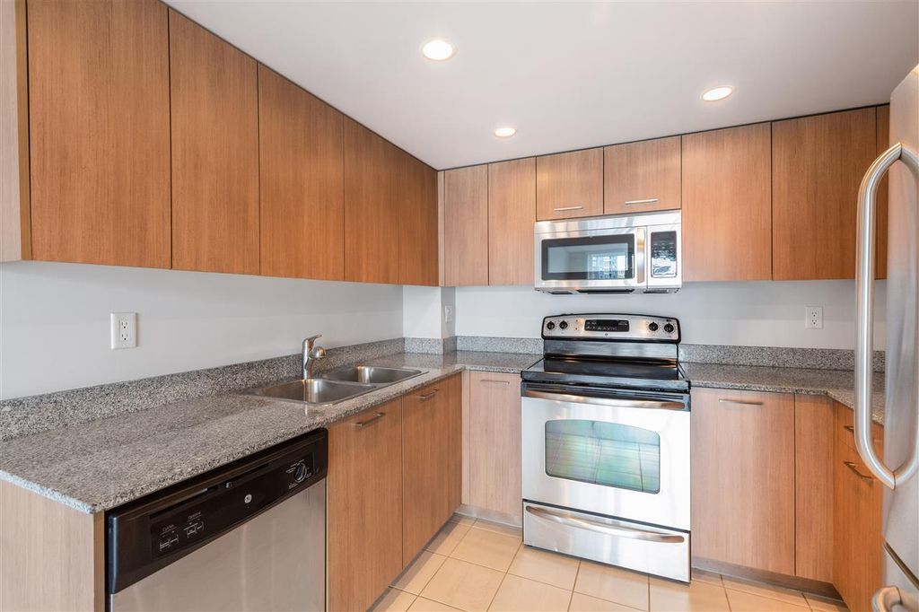 listing image 1106570718402990903