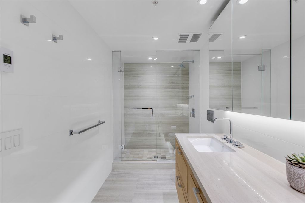 listing image 1104600712085873572