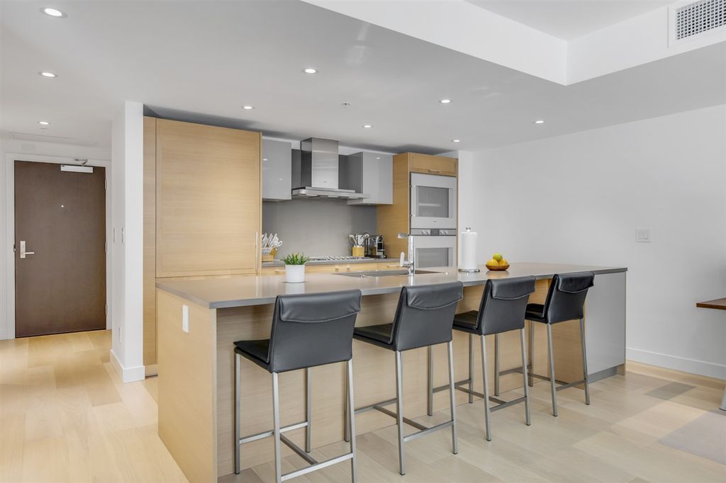 listing image 1109113593800265326