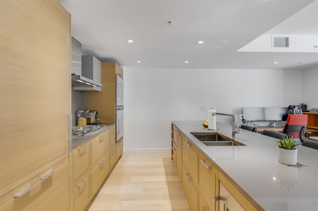 listing image 1102347183285273281