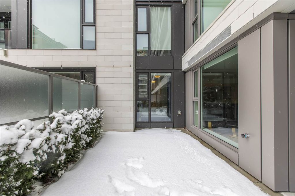 listing image 1102501506242526259