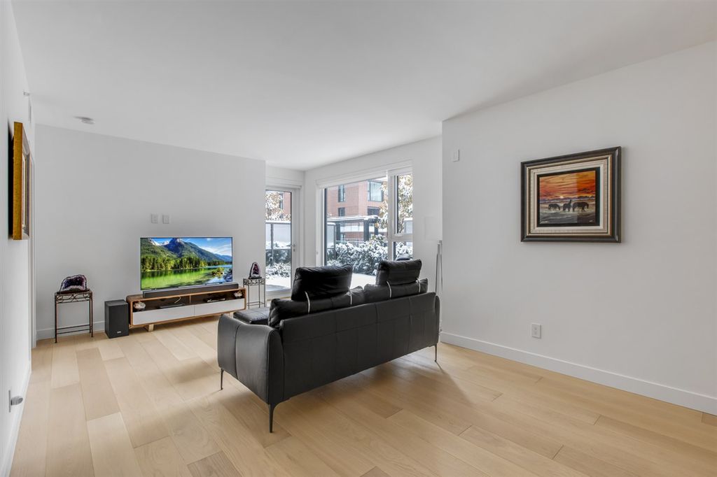 listing image 1102569984698223240